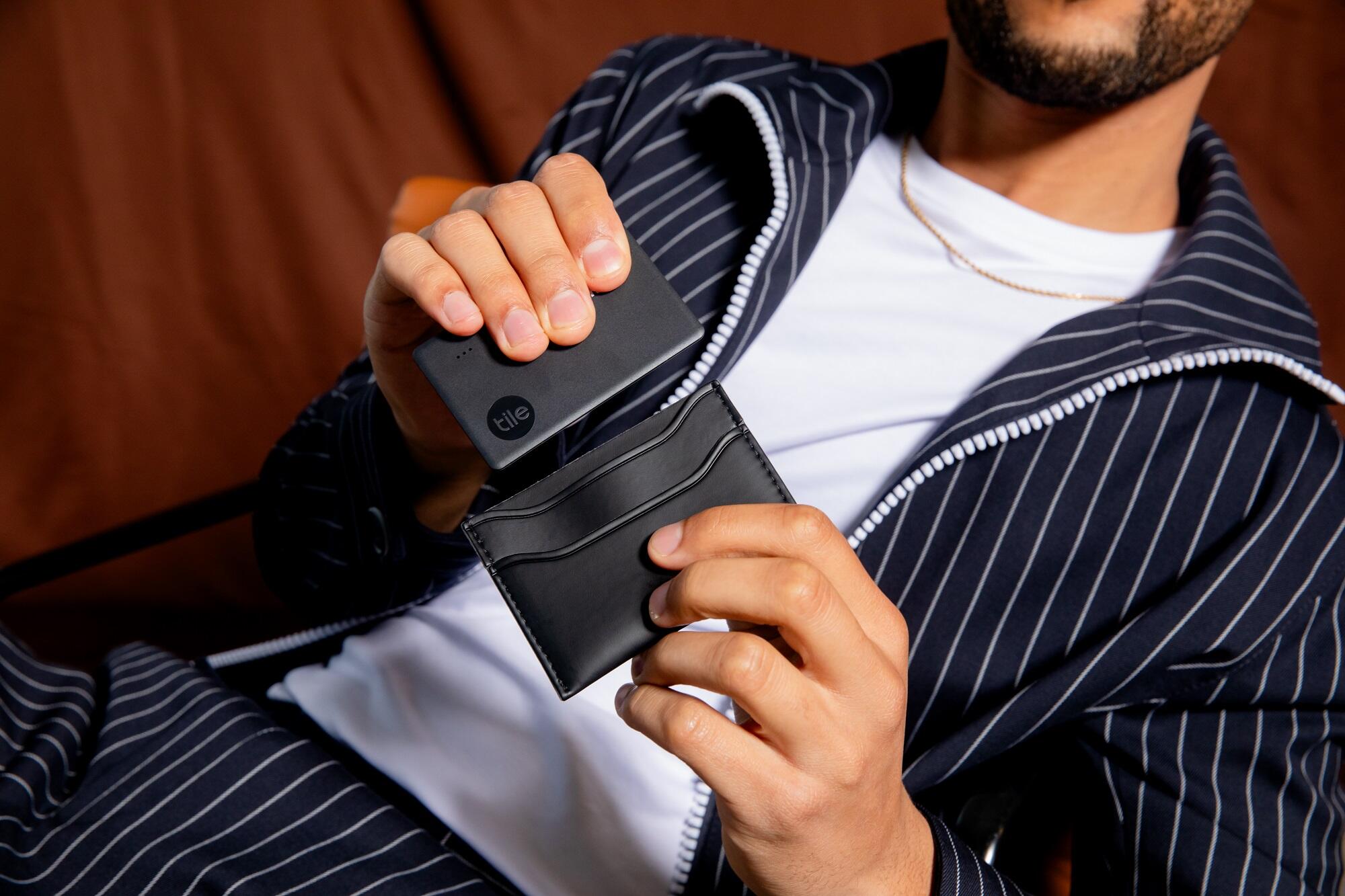 Tile Slim with Wallet Holder