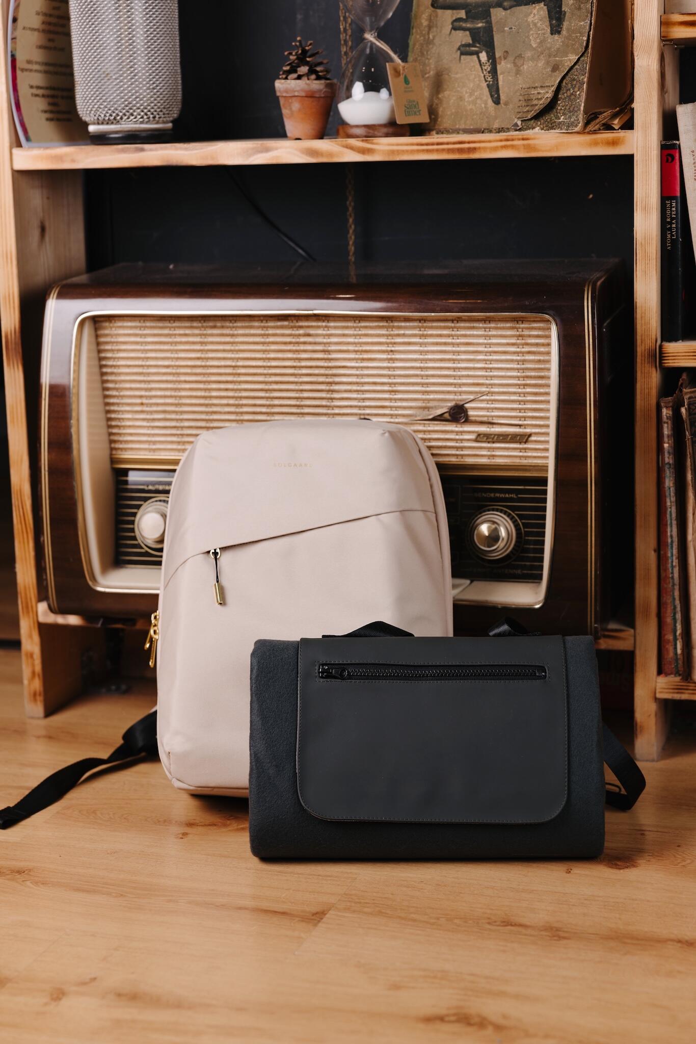 Backpack & Recycled Fleece picnic blanket