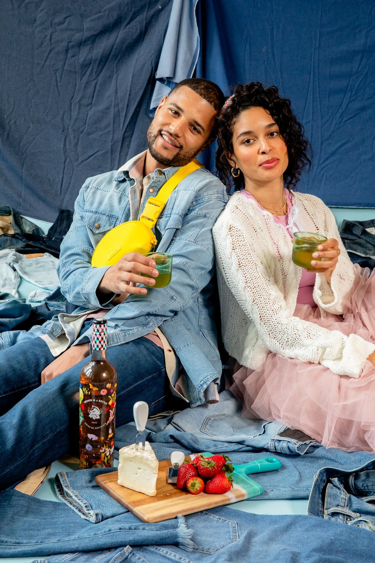 Material Kitchen Half-Glass Set & Brevite Belt Bag