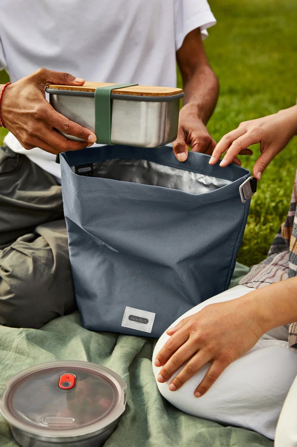 Black and Blum Lunch Bag