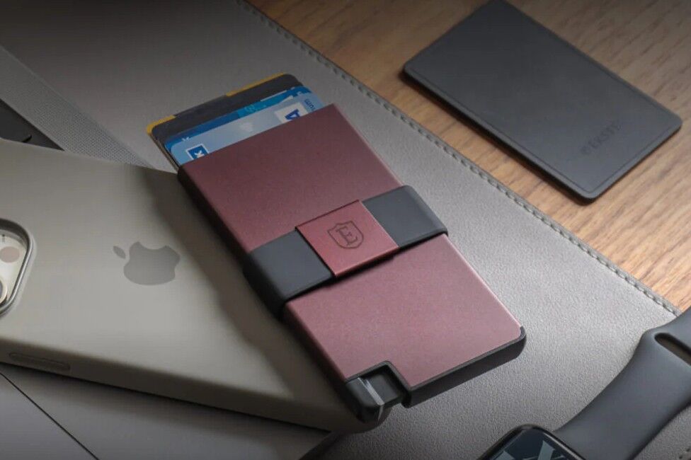 Ekster Cardholder Pro